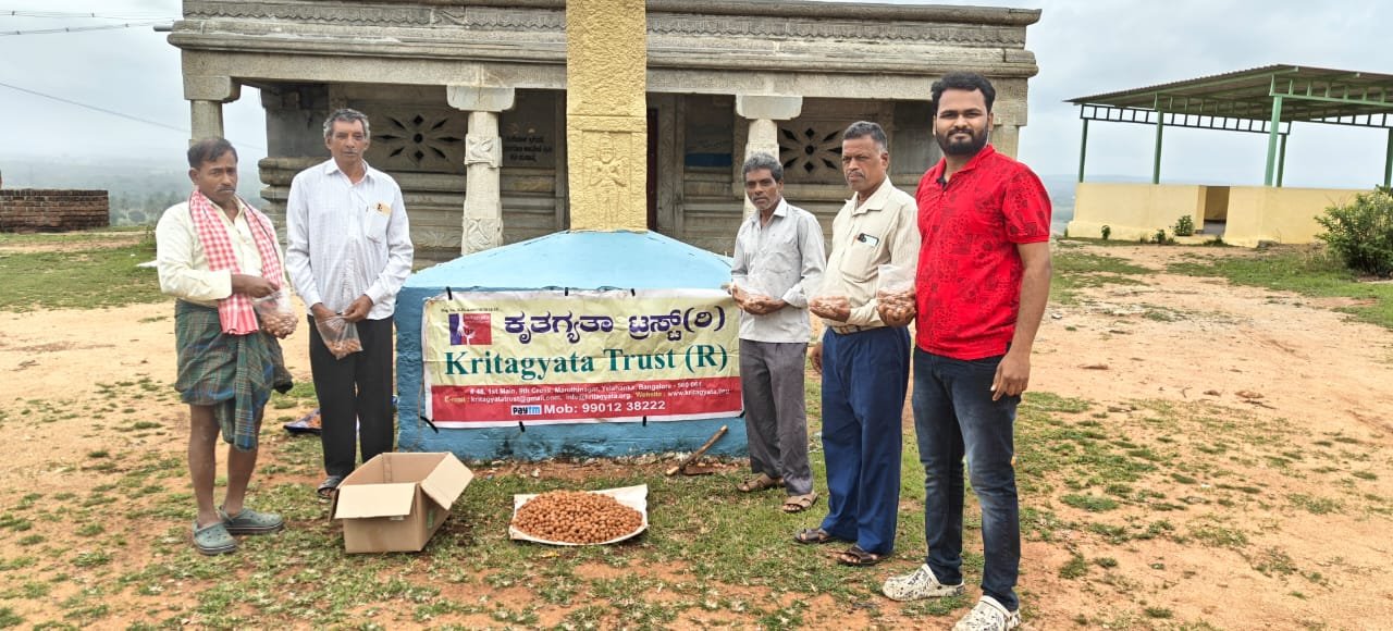  Seedball-volunteering-Bidiri-BettaGauribidanur-Kritagyata-Trust